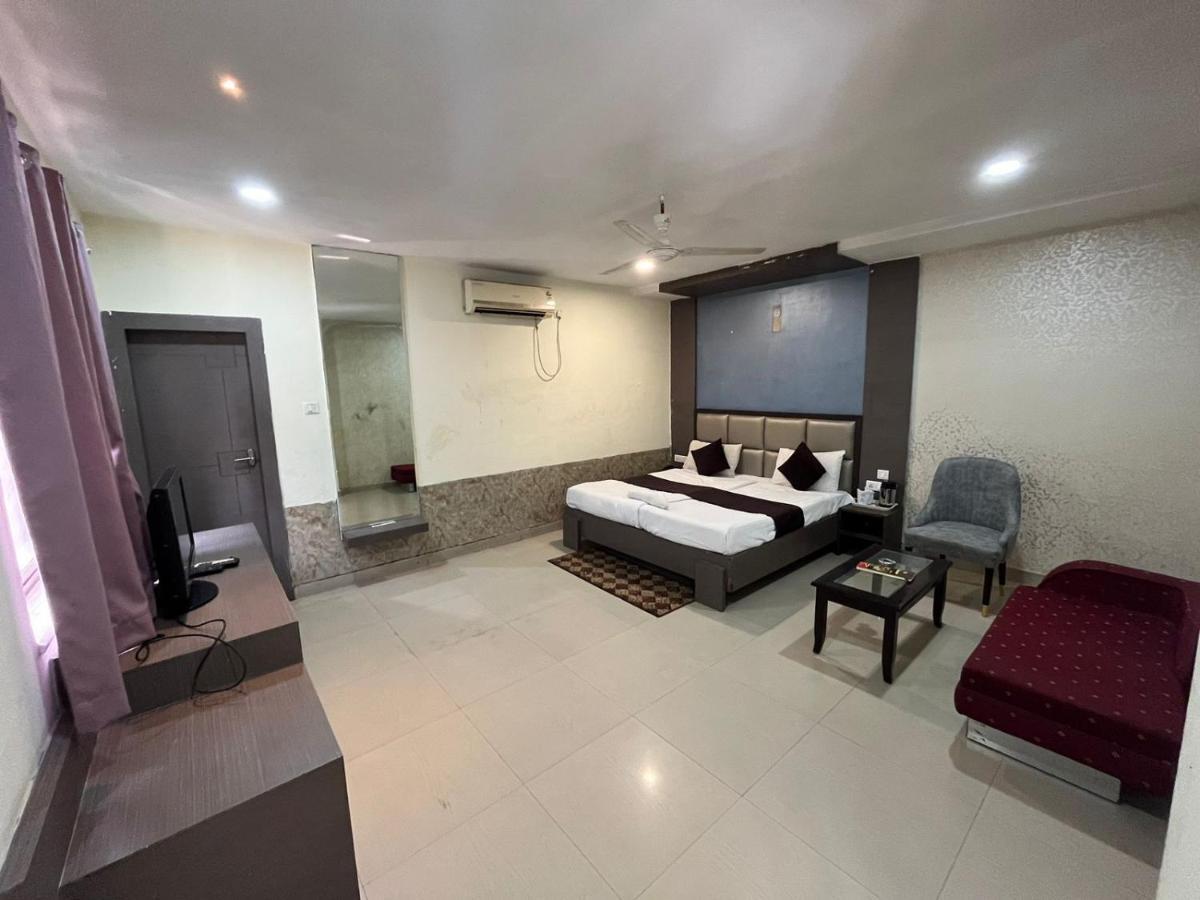 Hotel Pratap Residency Ранчи Екстериор снимка